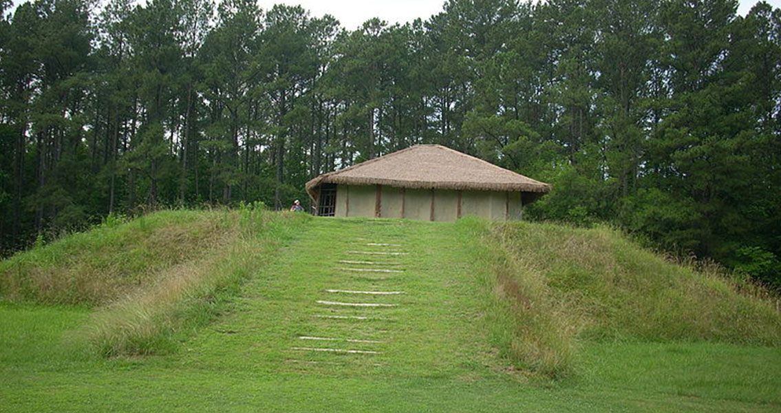 Rubbish in North Carolina Mound Reveals Ancient Secrets