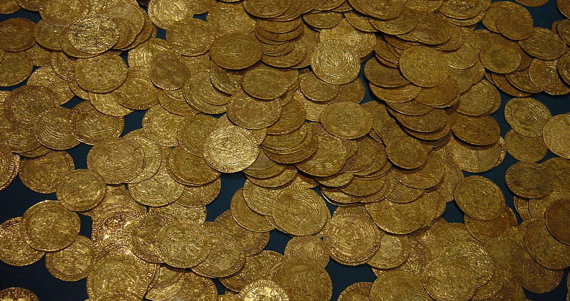 Stash of Gold Coins Found in Israel by Amateur Scuba Divers
