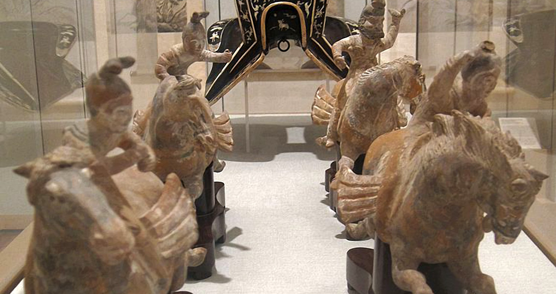 statues of female polo players from the Tang Dynasty