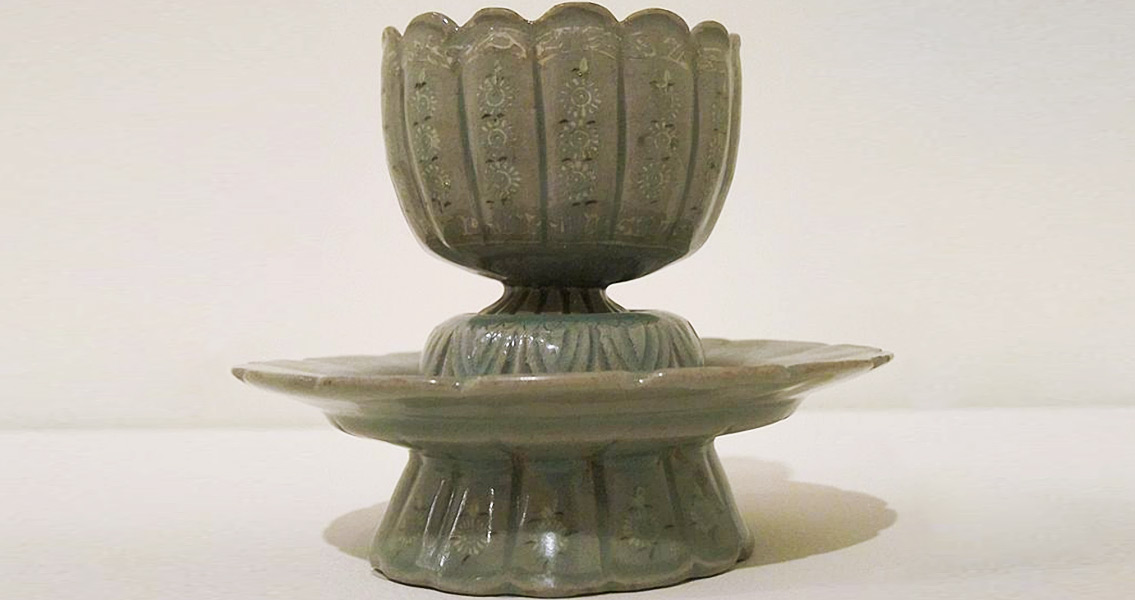 A celadon cup and stand from the Koryo dynasty
