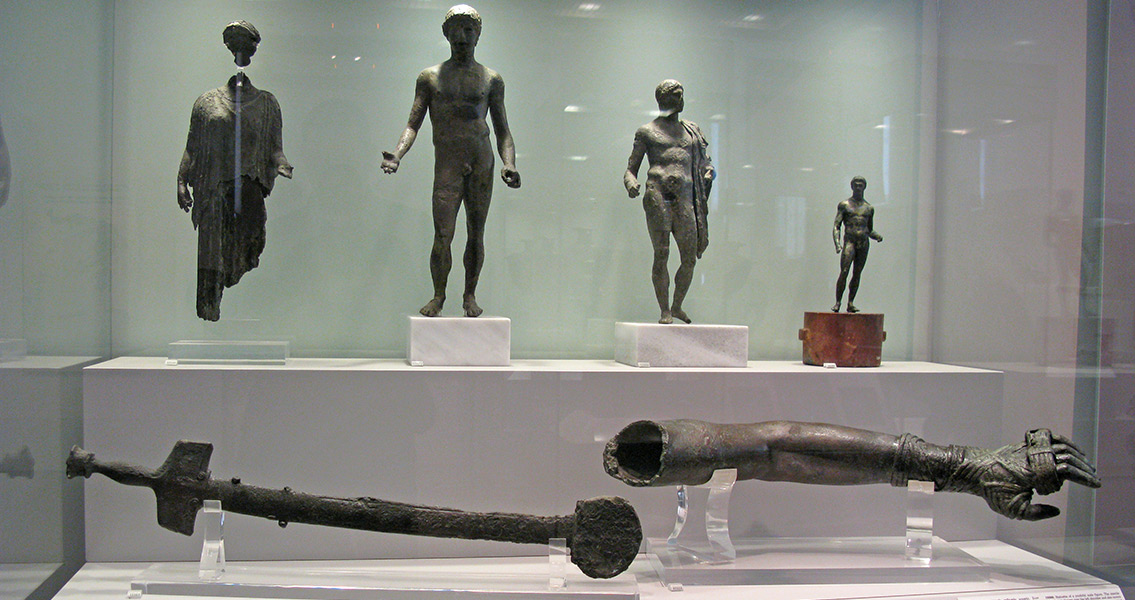 Artefacts previously extracted from the Antikythera Shipwreck