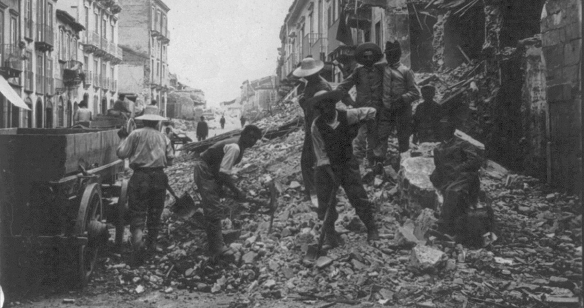 Clearing away the ruins on route to Catania (2)