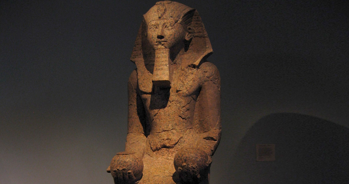 Kneeling Statue of Hatshepsut (2)