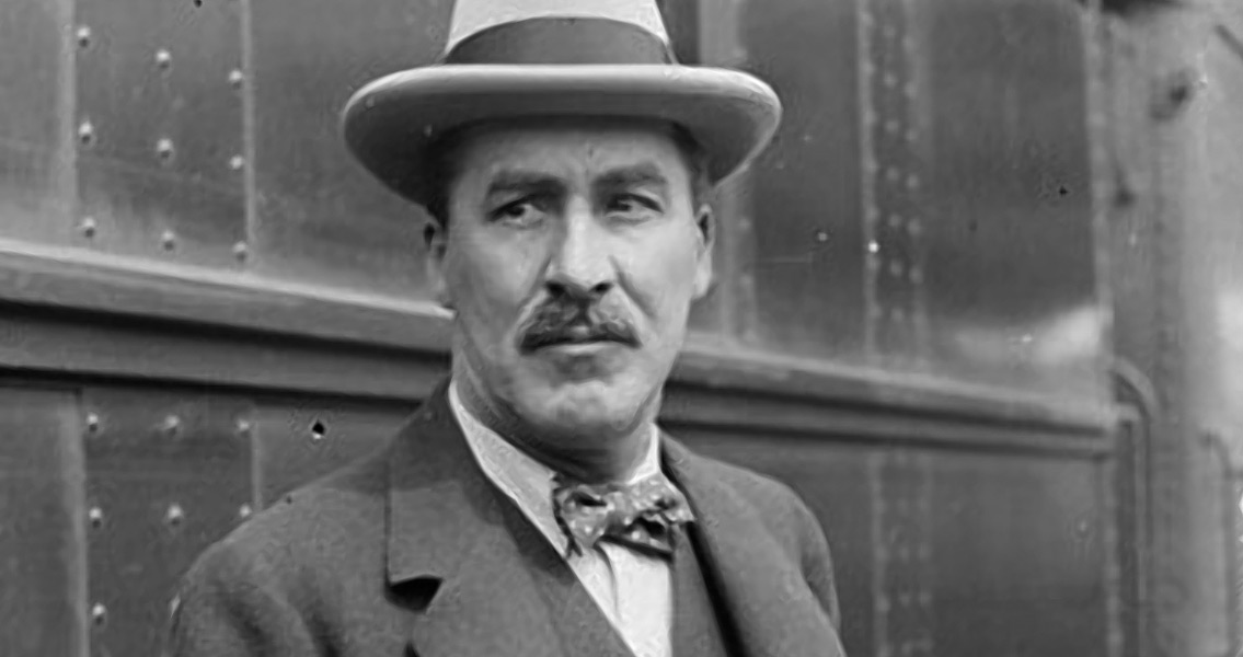 Howard Carter's First Glimpse Into Tutankhamun's Tomb