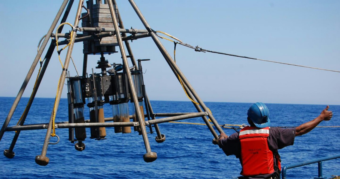 lowering-a-multicorer-device-into-the-ocean