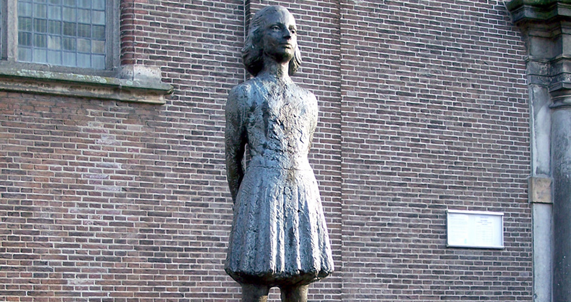 statue-of-anne-frank-in-utrecht-3